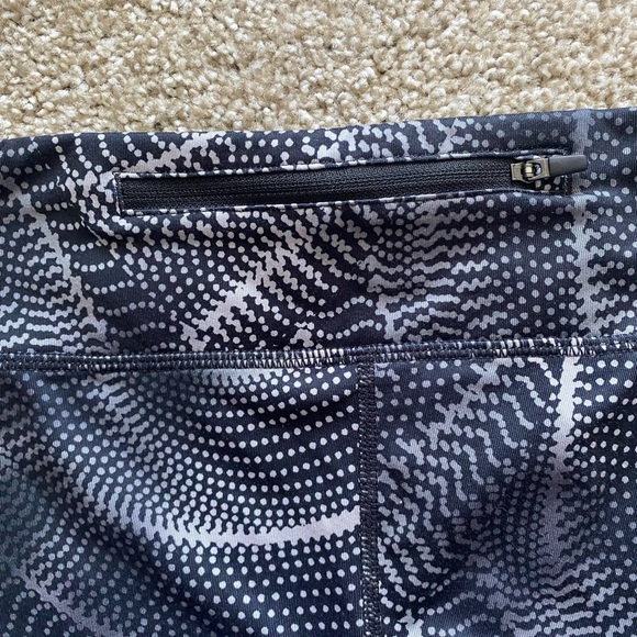Patterned Nike Capri leggings - Picture 2 of 4